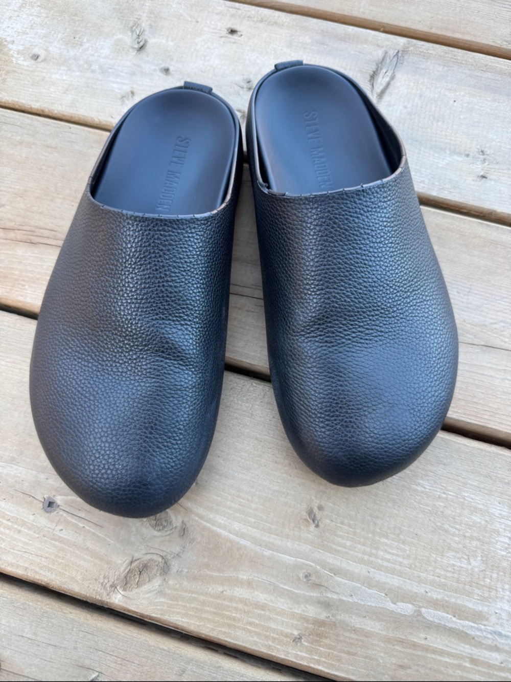 Black Slip-On leather  Clogs - Steve Madden size 7